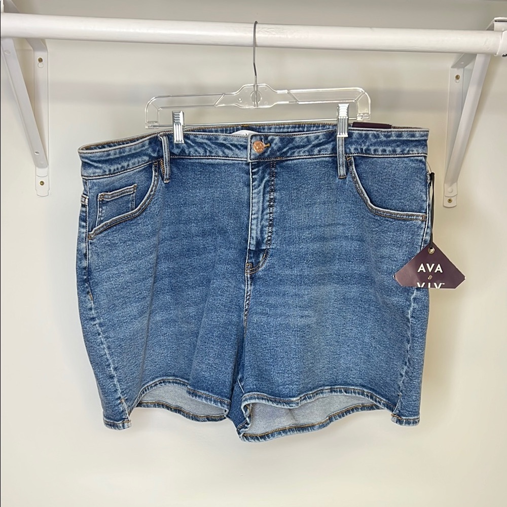 NWT Ava & Viv High Rise Midi Blue Denim Shorts- 24‎